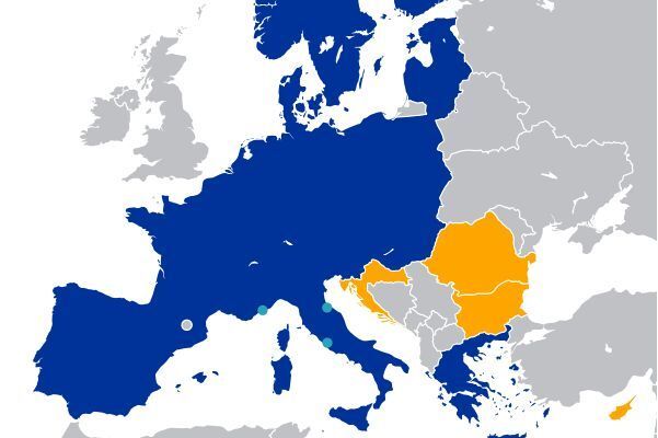  p>申根区(英语:schengen area)是指履行1985年在 a target="_blank"