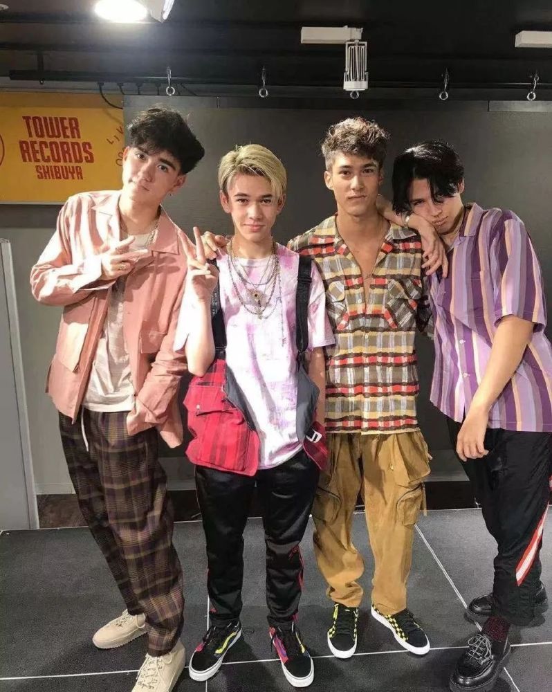  p>intersection(交叉点),日美混血男子演唱组合,由 a target="_blank