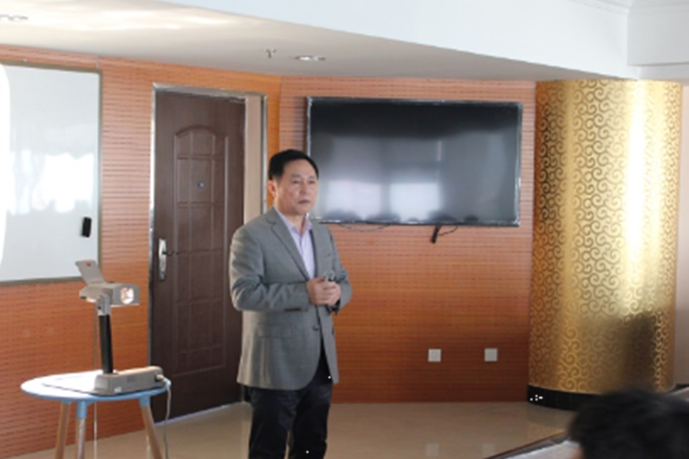  p>孟庆伟, b>沈阳市就业和人才服务局局长 /b>. /p>