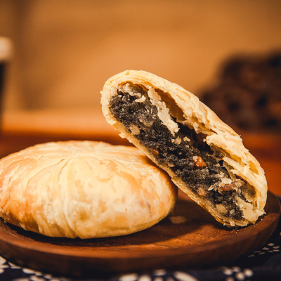  p>姑嫂饼是浙江 a href="#" data-lemmaid="1120428">桐乡乌镇 /a>的