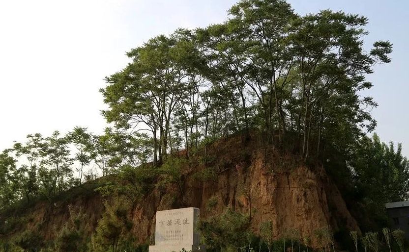 又称卞城遗址,位于山东省济宁市泗水县 a target="_blank" href="