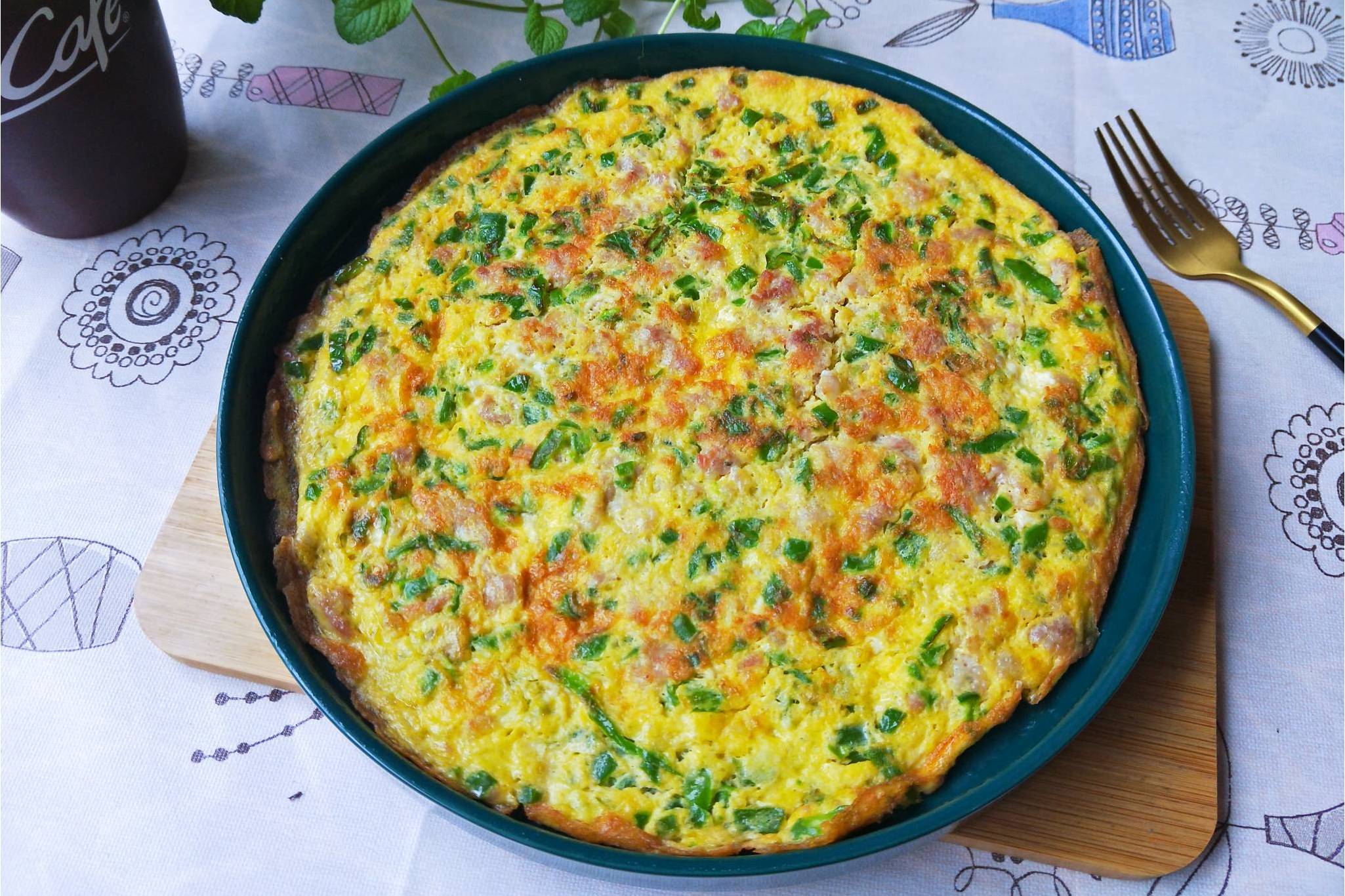  p data-id="gnvgiecwh7">辣椒煎蛋是一道由鸡蛋,辣椒等食材制成的