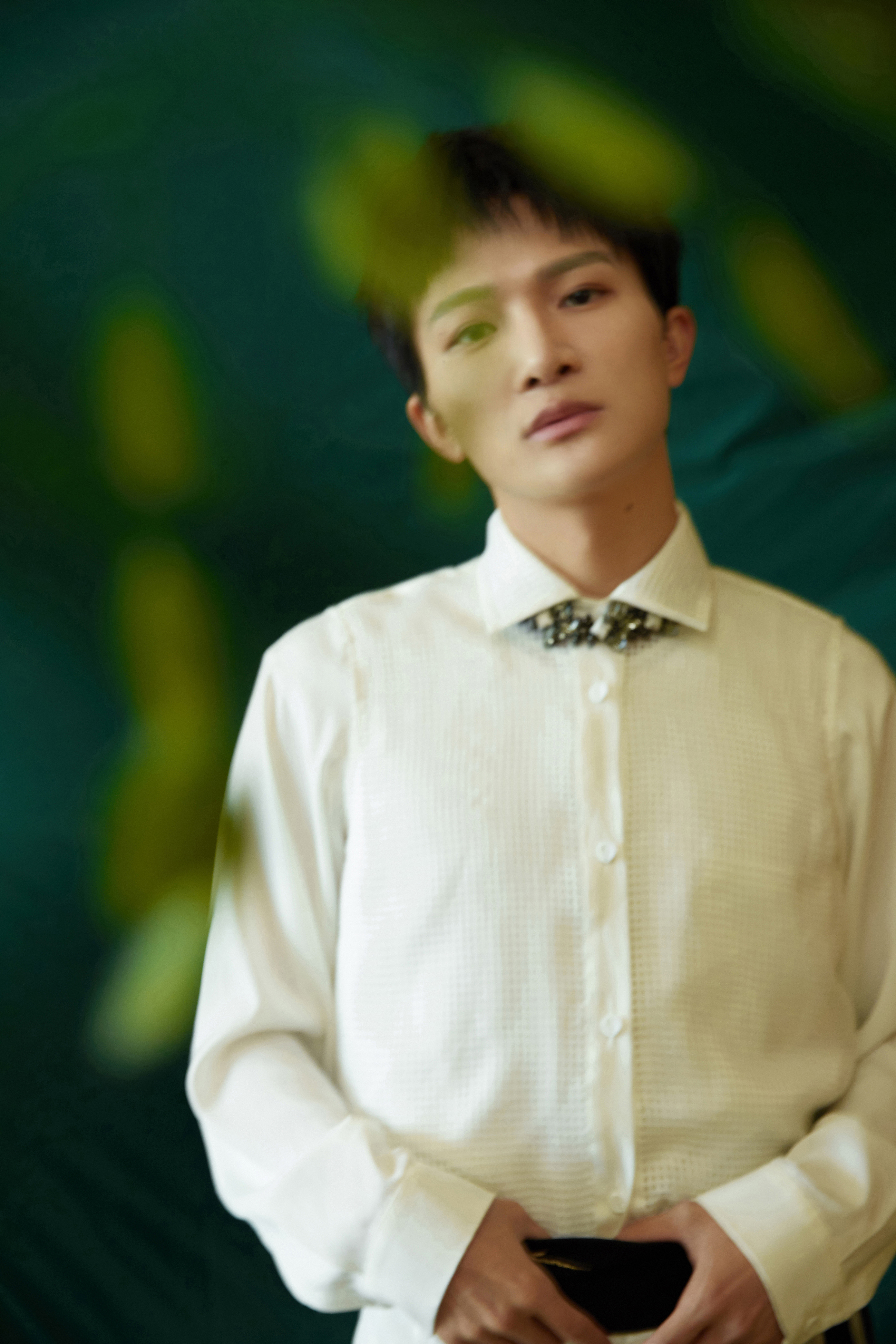  p>周深,1992年9月29日出生于湖南邵阳,长于贵州贵阳,中国内地男歌手