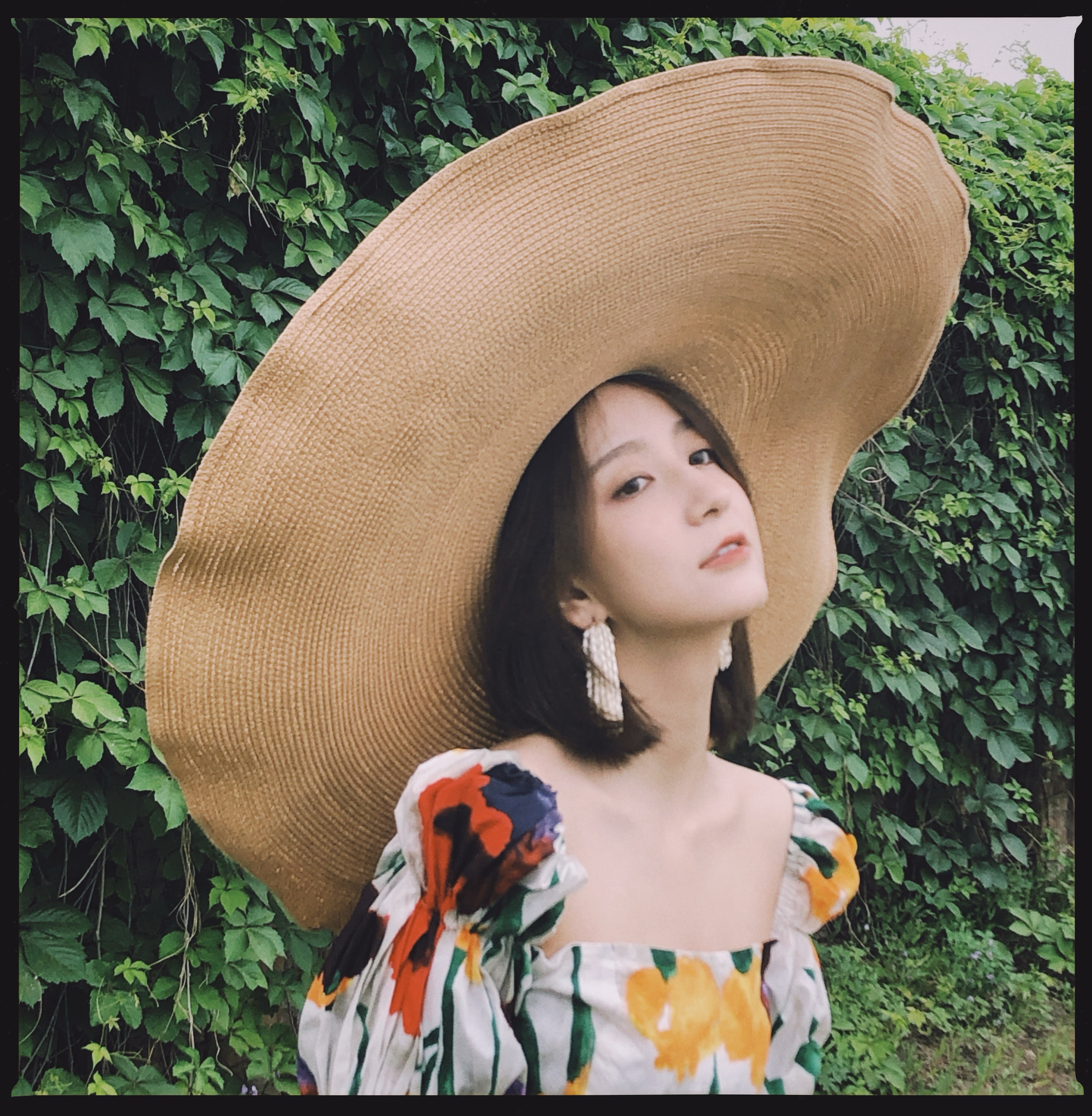  p data-id="gncn40whdj">卢佳,出生于湖南省,中国内地影视女演员