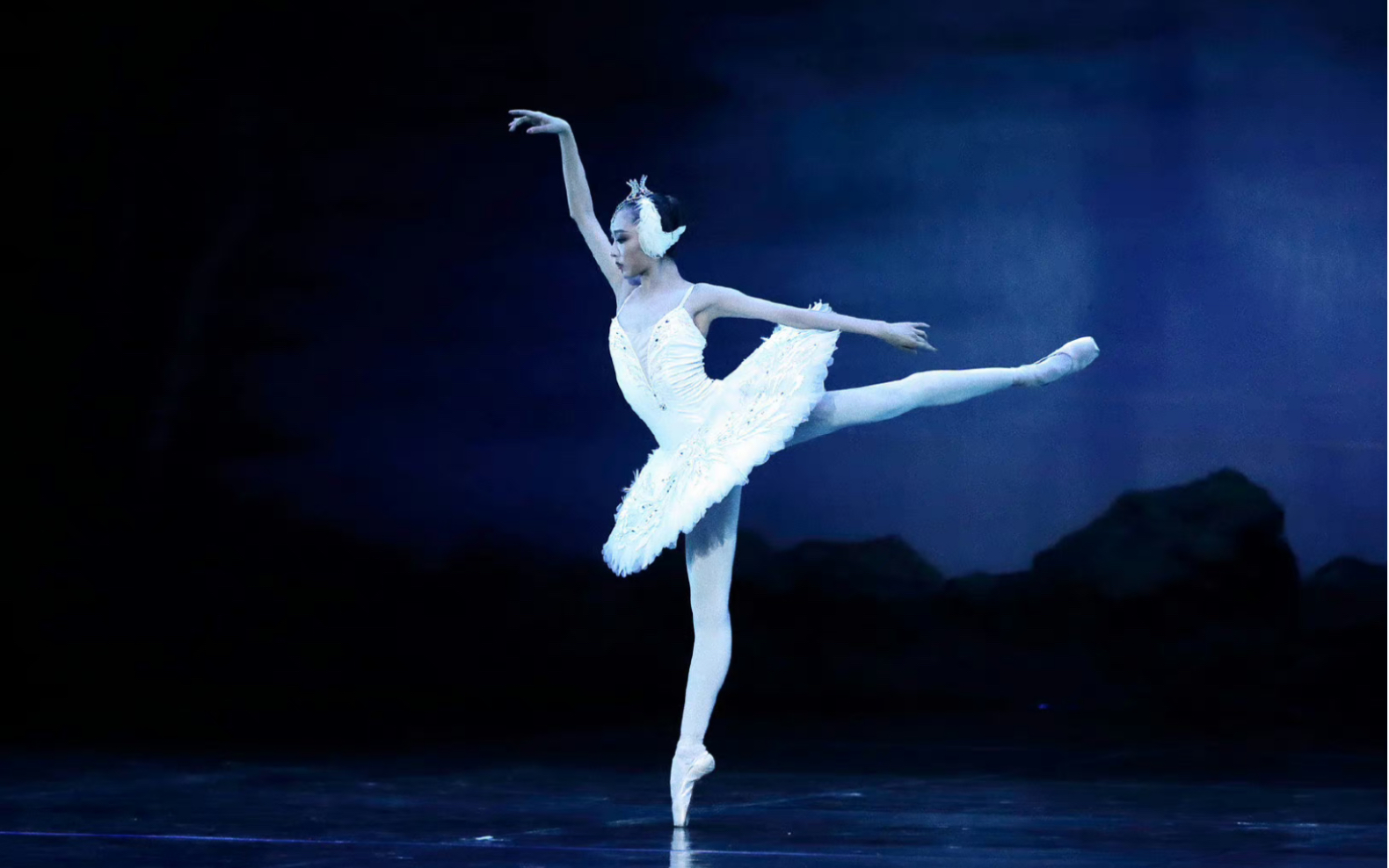 0l">赵欣悦, a target="_blank" href="/item/中央芭蕾舞团/3765995"