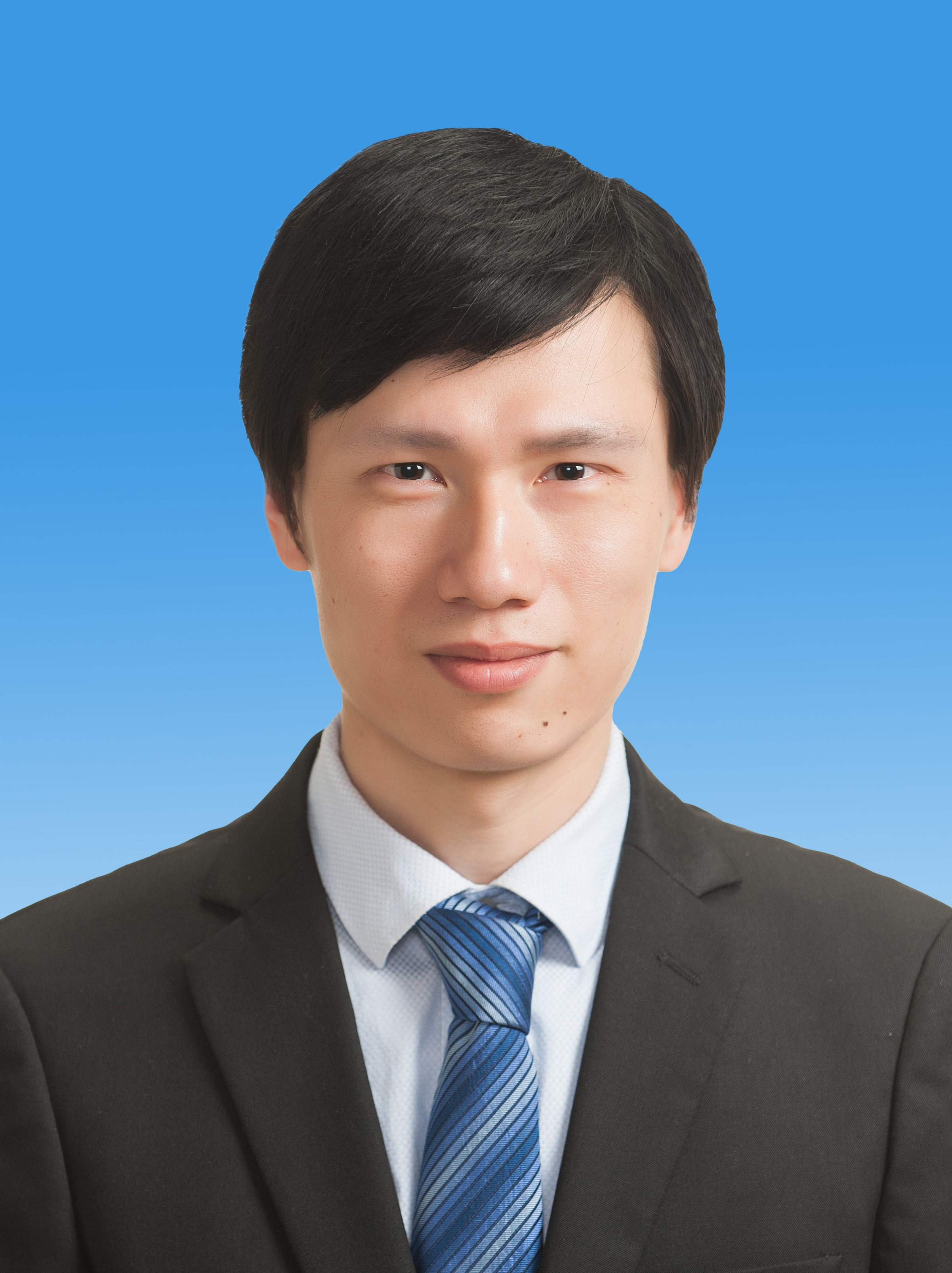现任重庆市渝中区上清寺街道党工委书记. /p>