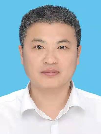 data-id="skvzshrsfmou">曾任广西都安瑶族自治县党委常委,副县长