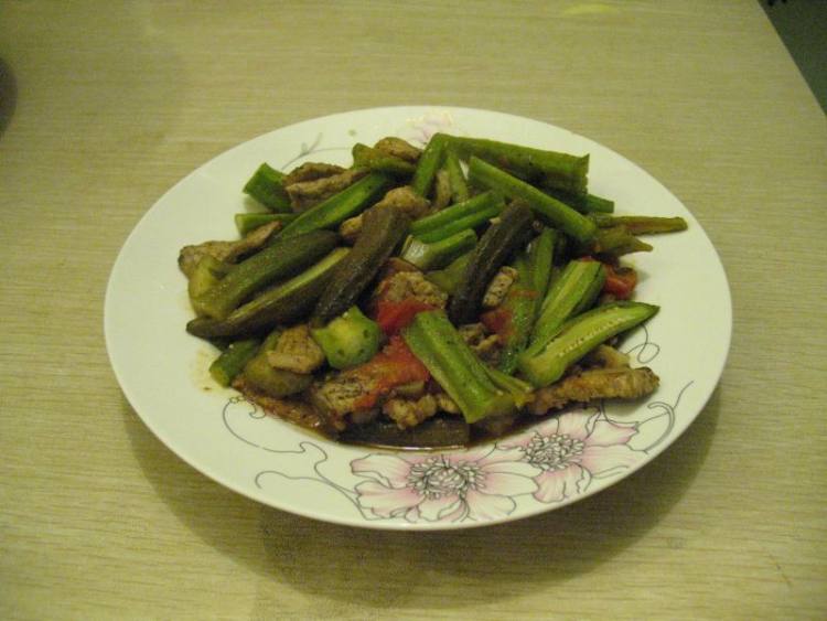  p>肉丝炒黄秋葵是用花秋葵,肉丝等制作的一道菜品. /p>