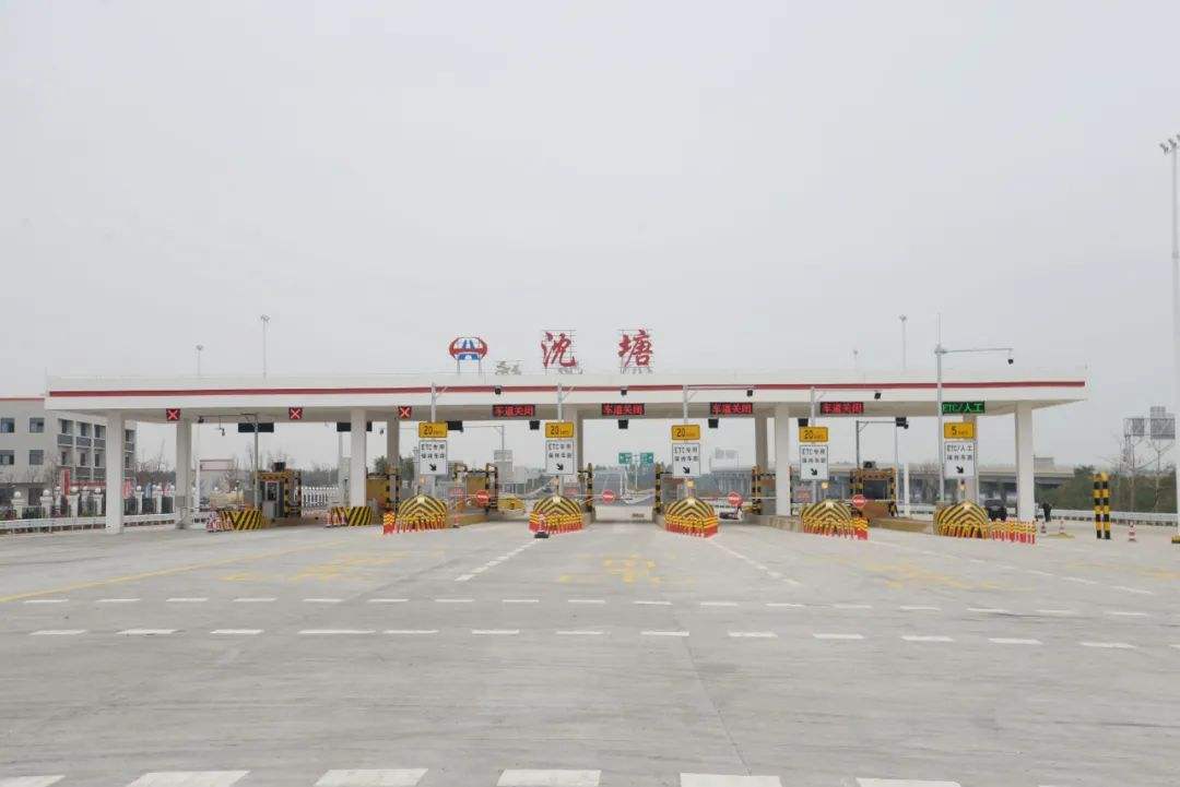 雷州高速公路(donghai island╟leizhou expressway),简称"东雷高速"