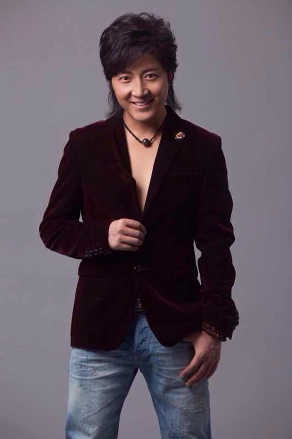 《如果世界只剩下一分钟》 /p> p data-id="gnf8kmm3e8">歌手:高原 /p