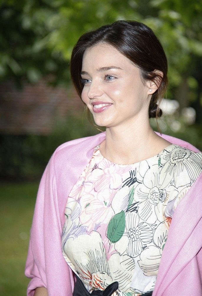  p>米兰达·可儿 (miranda kerr) ,1983年4月20日出生于 a target="