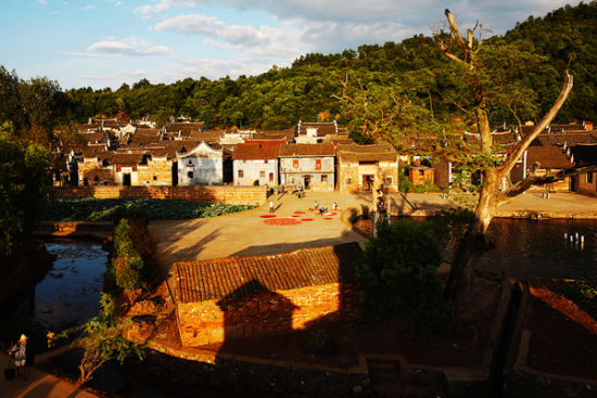  p>高亭司镇隶属湖南省郴州市永兴县,中心位置位于北纬38°39′ ,东经