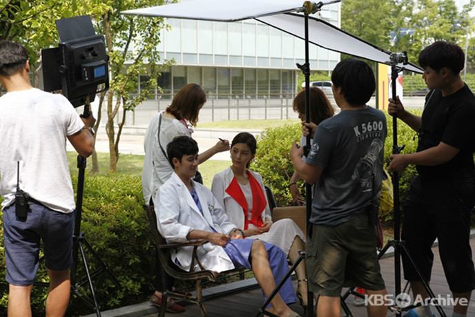  p>《守护家族》是 a target="_blank" href="/item/韩国kbs电视台">