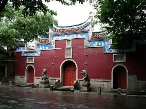  p>福州闽王祠,即忠懿闽王祠,闽王庙,是位于中国福建省福州市庆城路的