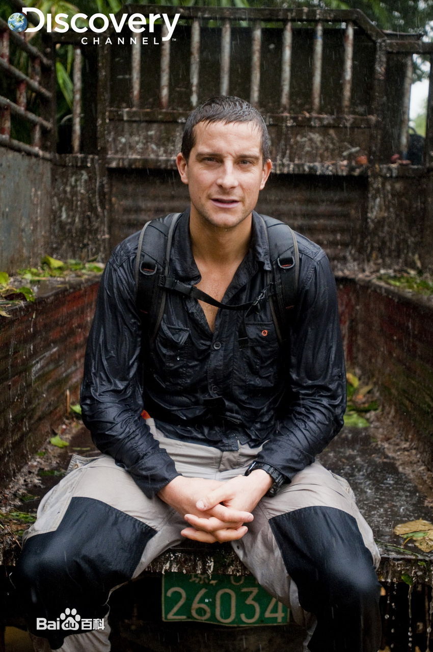  p>贝尔·格里尔斯 i>(bear grylls) /i>,1974年6月7日出生于英国