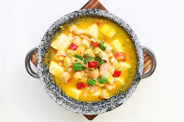 金汤豆腐煮海鲜