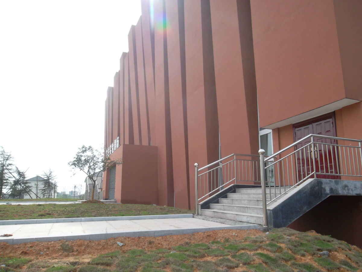  p>金华市第六中学,简称金华六中,创办于1974年,是市教育局直属的省