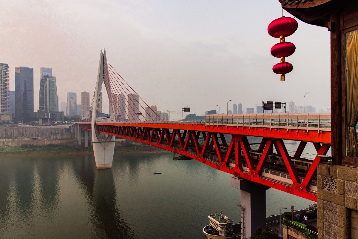  p>千厮门嘉陵江大桥(qiansimen jialing river bridge)是中国重庆市