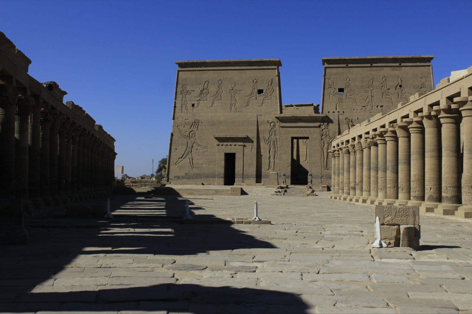  p>卢克索为埃及古城,位于南部 a target="_blank" href="/item