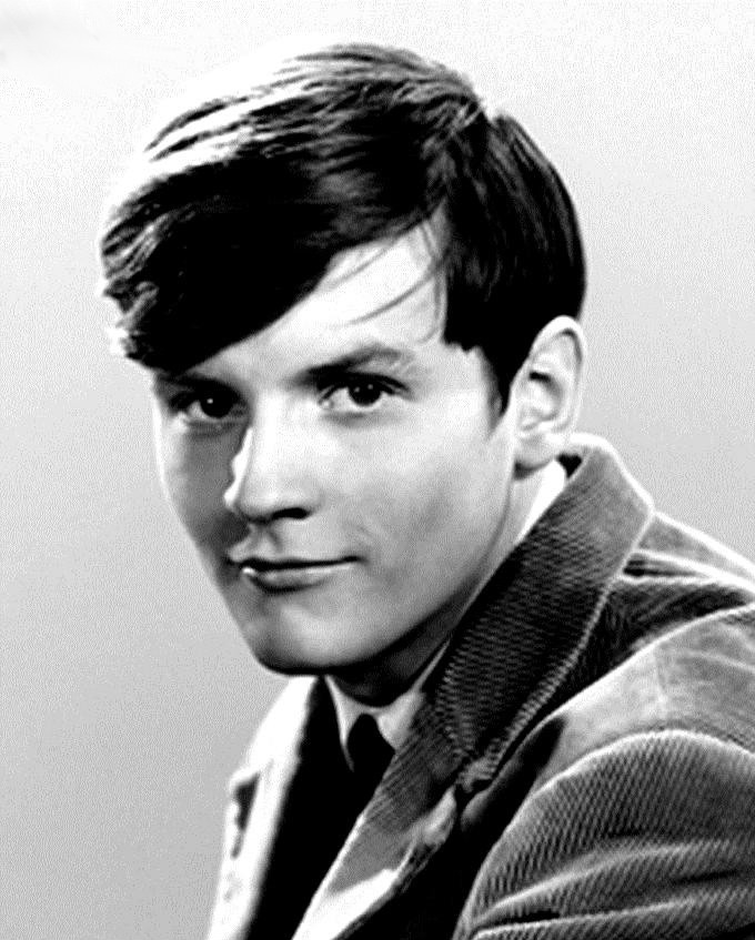 zyf">雅克·贝汉( i>1941年7月13日-2022年4月 /i>)(jacques perrin)