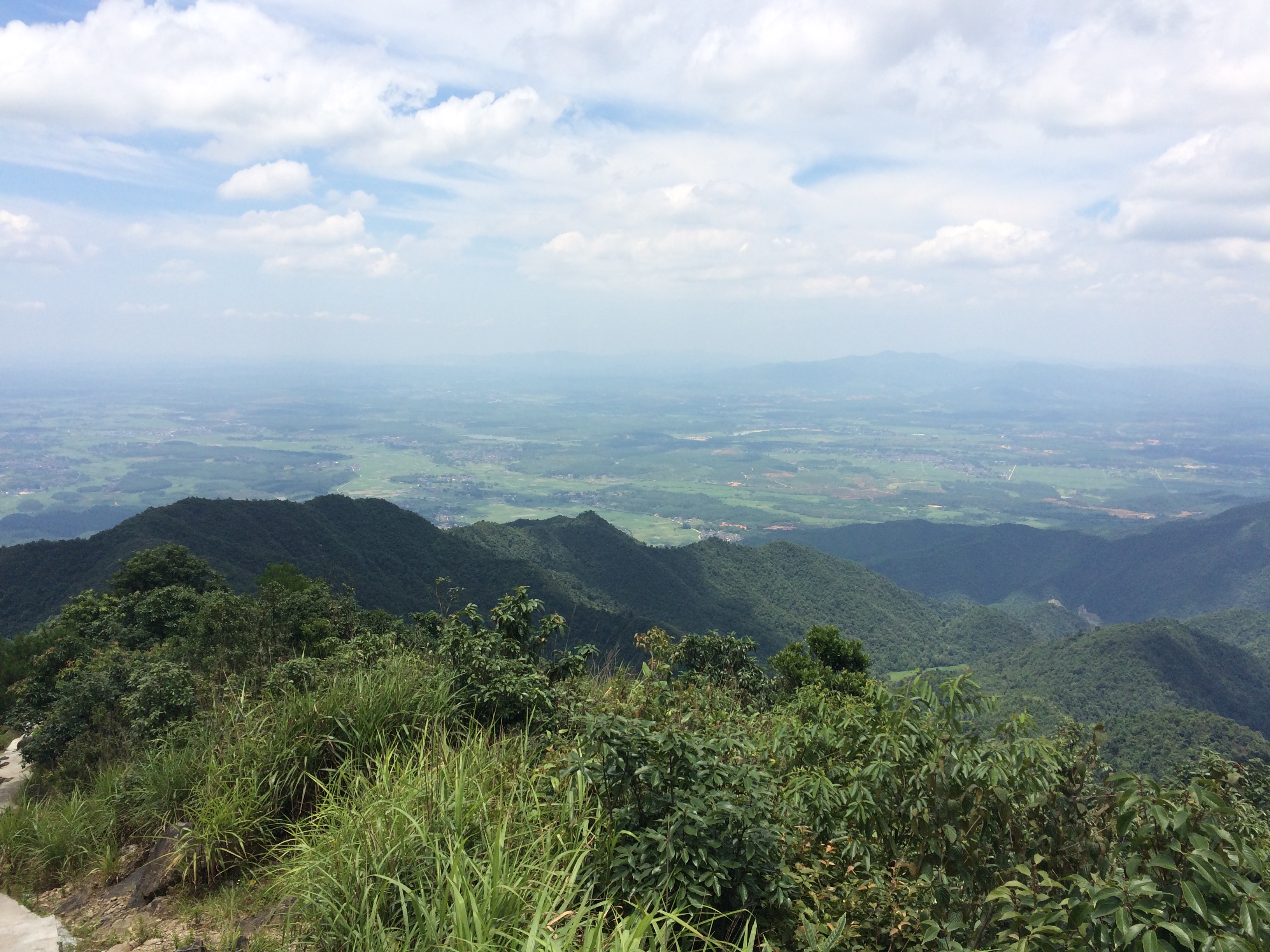 ">紫瑶山,位于江西省 a target="_blank" href="/item/泰和县/83931"