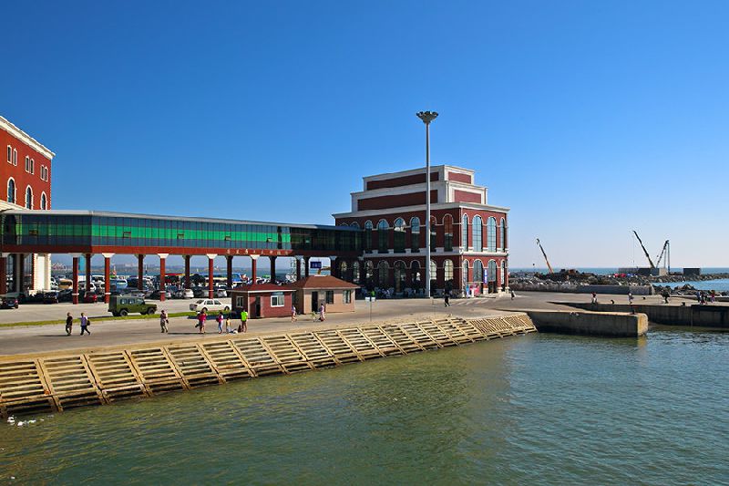  p>杏树屯港,也称杏树港,位于大连市 a target="_blank" href="/item