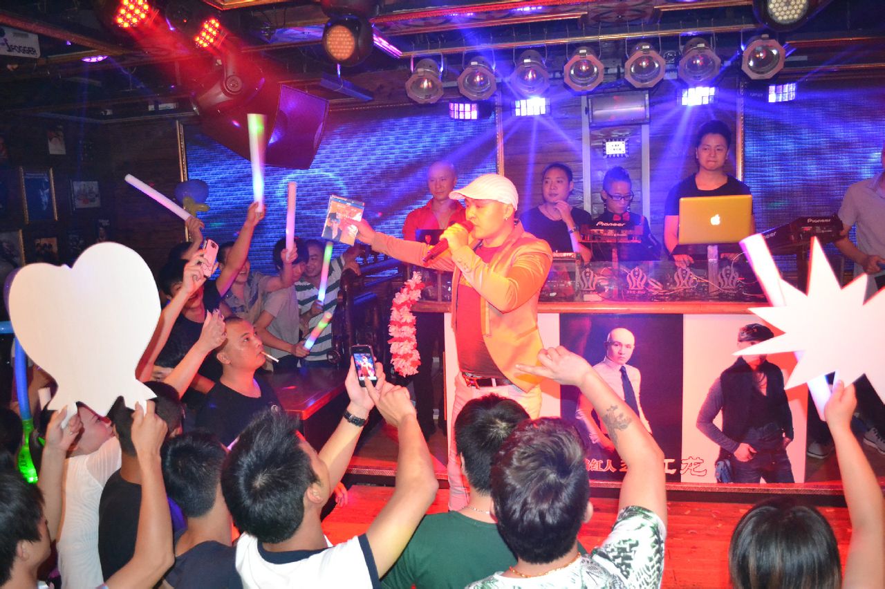 href="/item/歌手/16693" data-lemmaid="16693">歌手 /a>过江龙(姓名