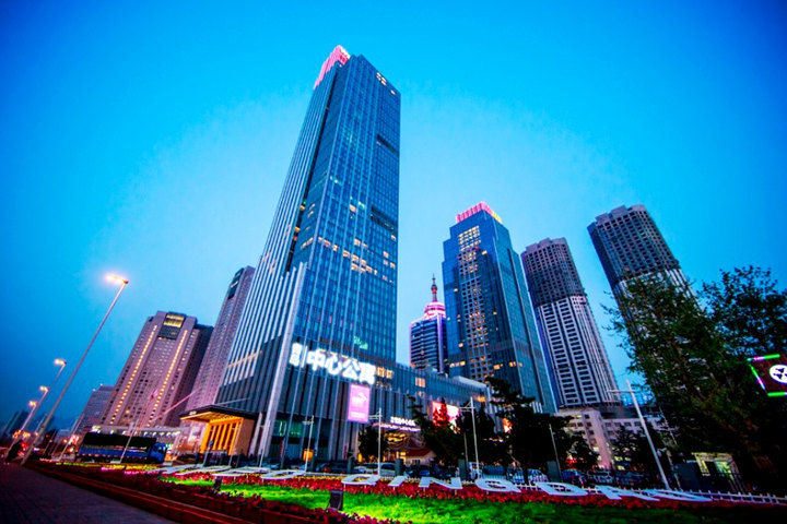  p> a href="#" data-lemmaid="3278943">中铁青岛中心 /a>位于山东省