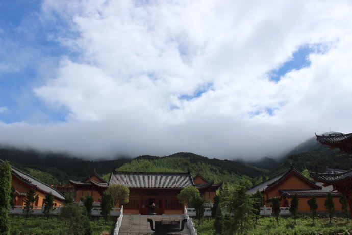  p>法眼寺就坐落在 a target="_blank" href="/item/河南/132980"