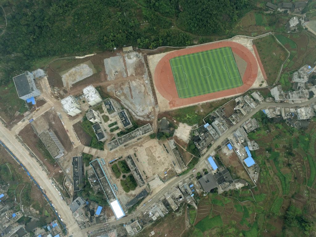 思南县 /a>唐乔初级中学位于 a target="_blank" href="/item/塘头镇