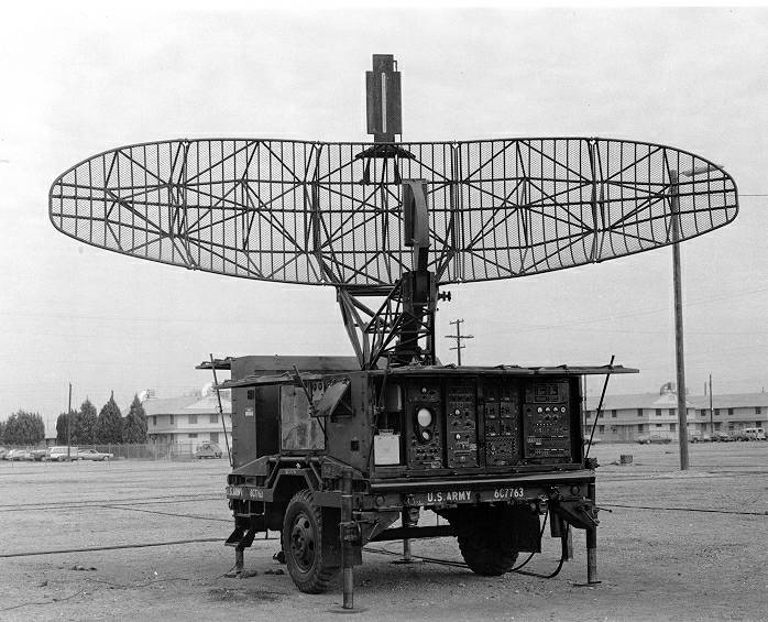  p>连续发射 a href="#" data-lemmaid="102449">电磁波 /a>的雷达称