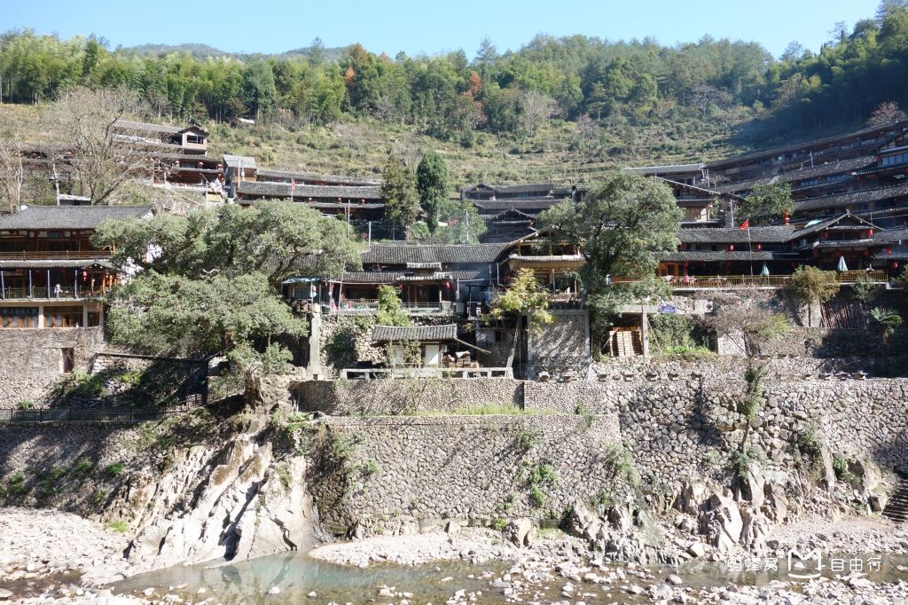  p data-id="gnbizb0gw3">岭上人家位于永嘉县鹤盛乡岭上村内,坐落在