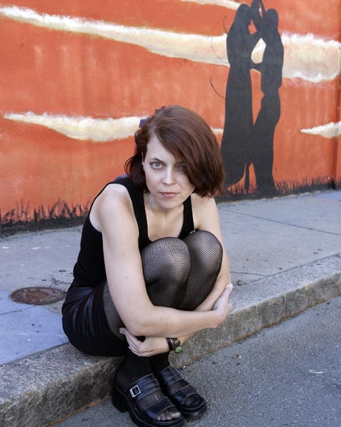  p data-id="gnbk5bzwmq">kim taylor是美国的一个女性歌手,1973年12