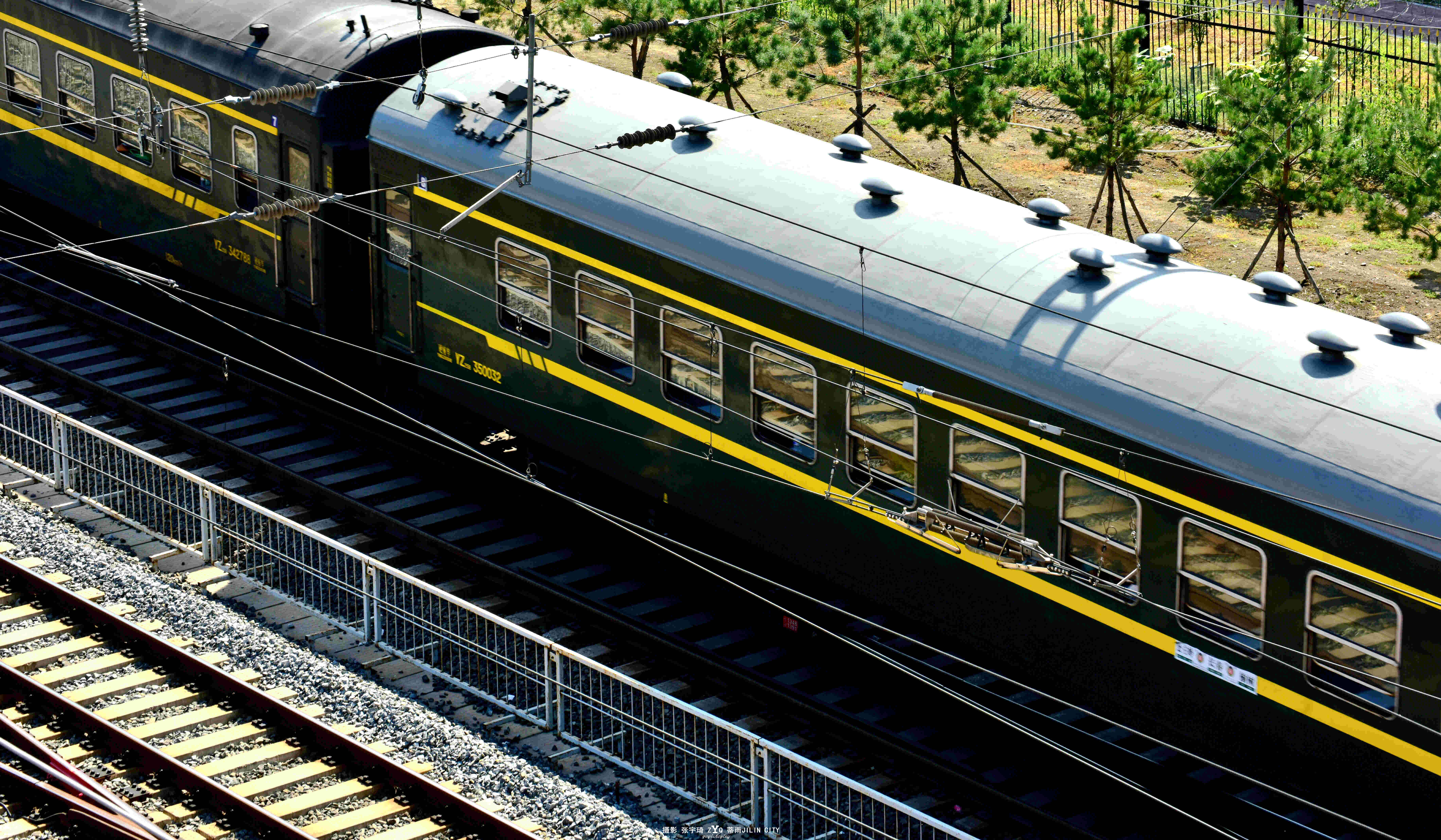  p>普速列车,全称普通速度列车,是指行驶速度较低的 a target="_blank