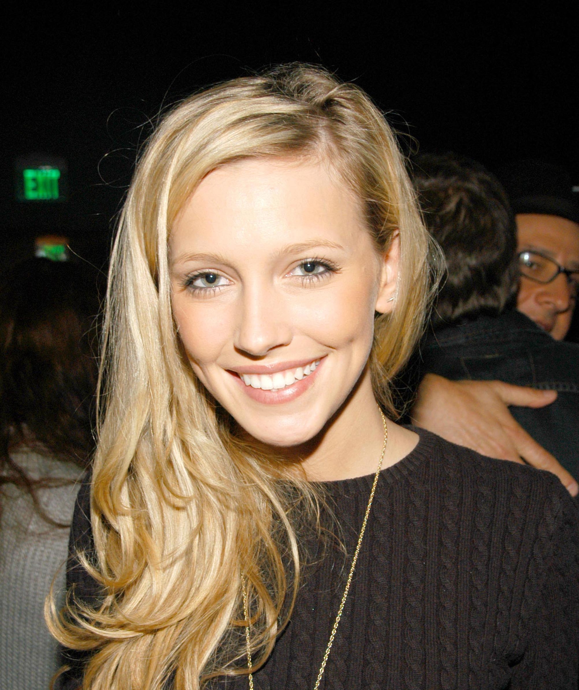  p>凯蒂·卡西迪 i>(katie cassidy) /i>,1986年11月25日出生于美国