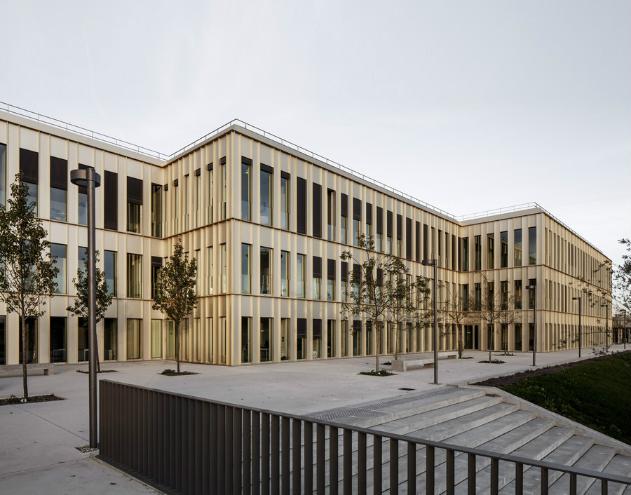  p>巴黎高等商学院(hec paris), 简称"巴黎高商" 或"hec商学院",由 a