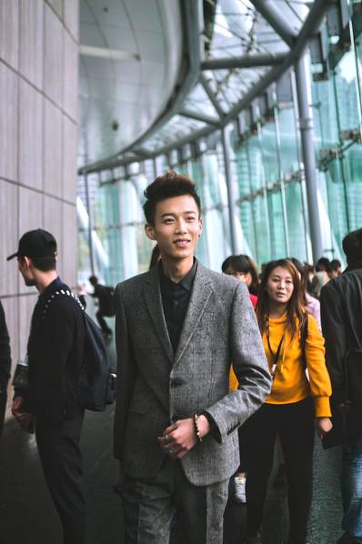 2017年发布《带你去旅行》出道,发表当日即占领各大音乐排榜第一位,已