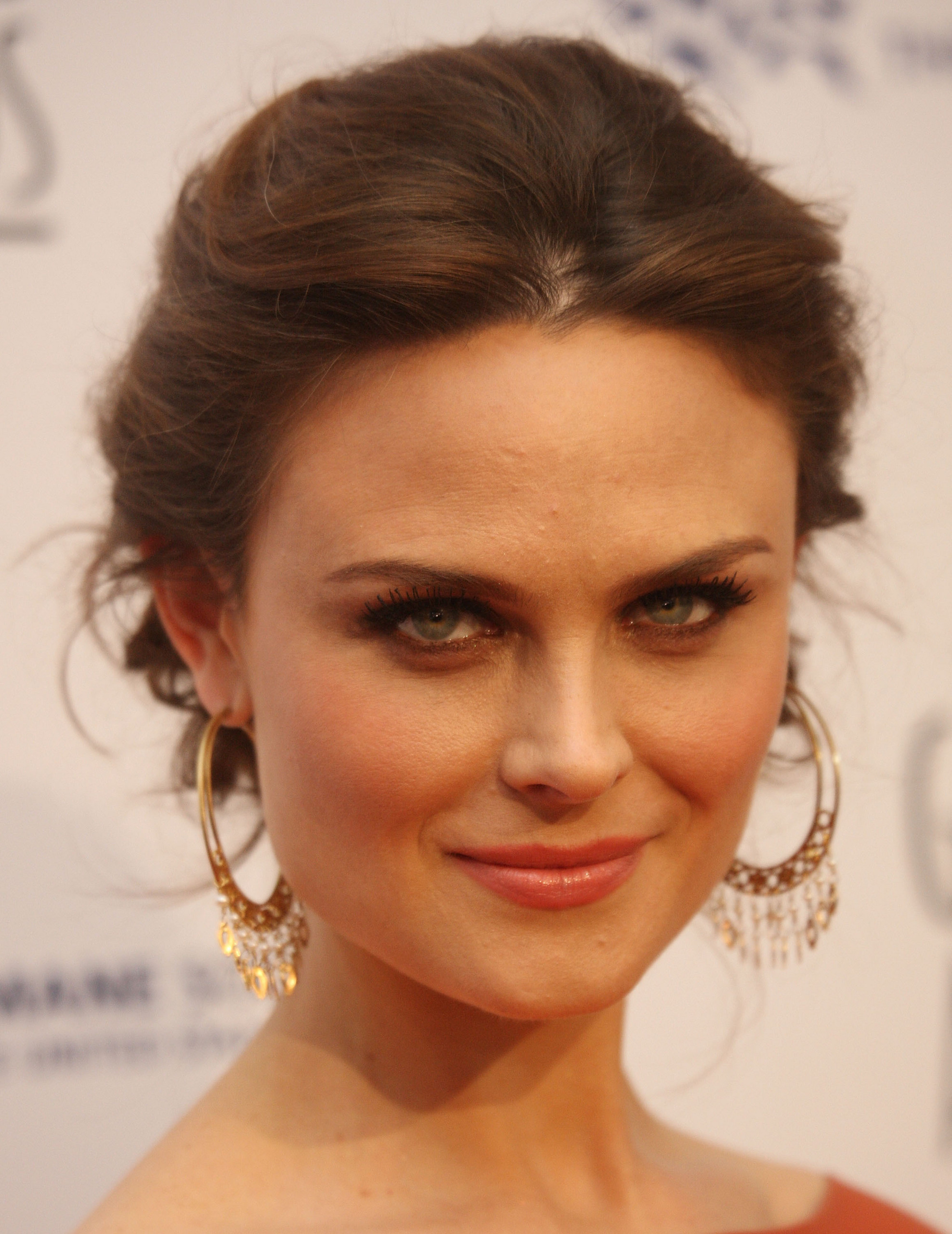  p>艾米丽·丹斯切尔 i>(emily deschanel) /i>,1976年10月11日出生于