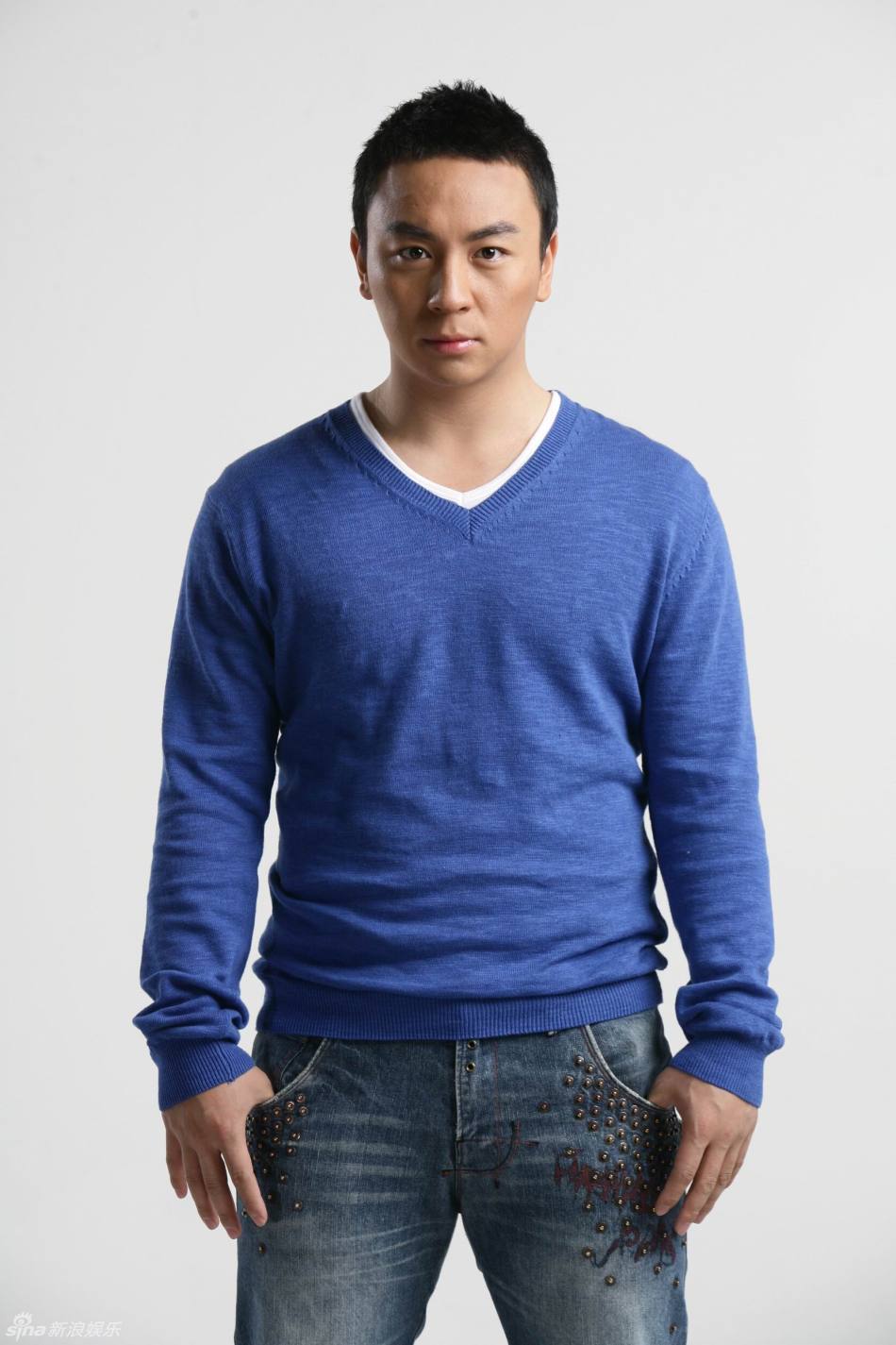 本名陈小龙,1988年1月6日出生于河南省郑州市登封市,华语影视男演员