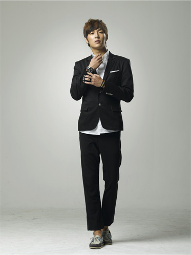 他们在2010年8月27日发行了出道单曲you like me, i like you,歌曲