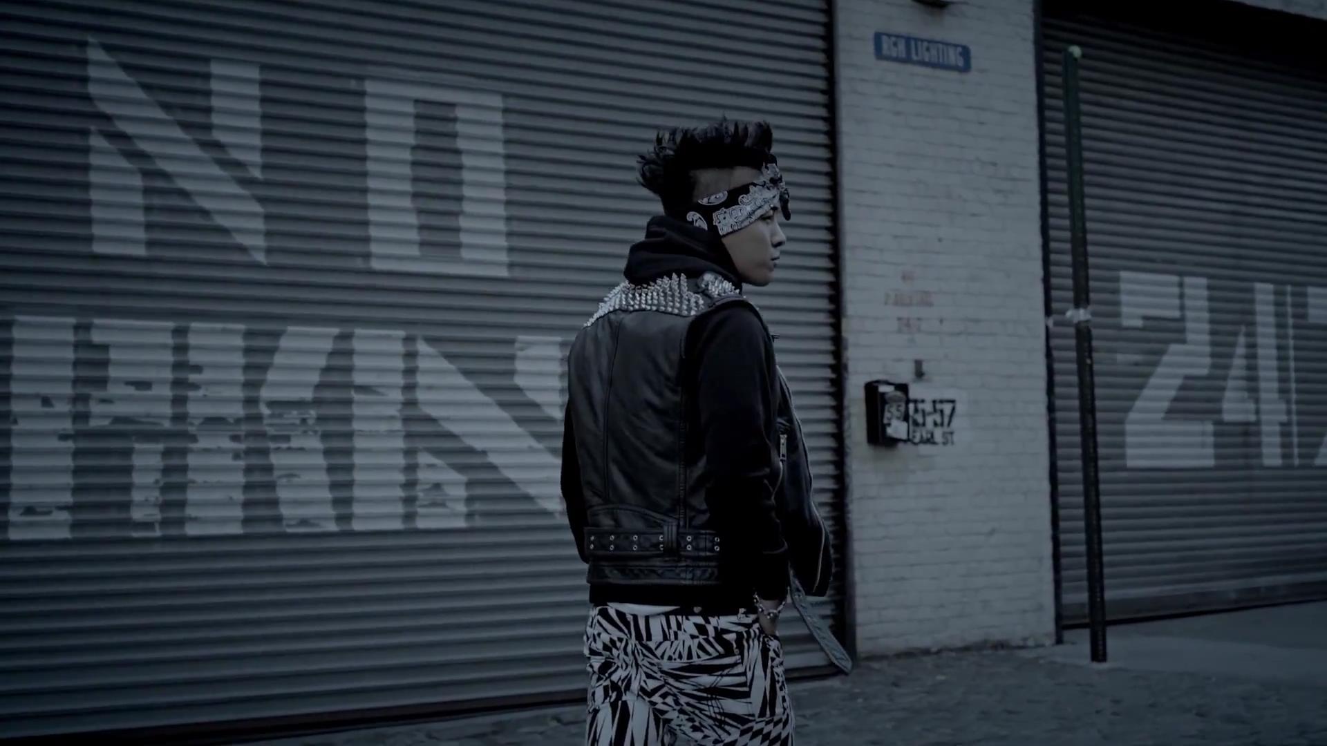 《blue》是韩国男子演唱组合 a target="_blank" href="/item/bigbang