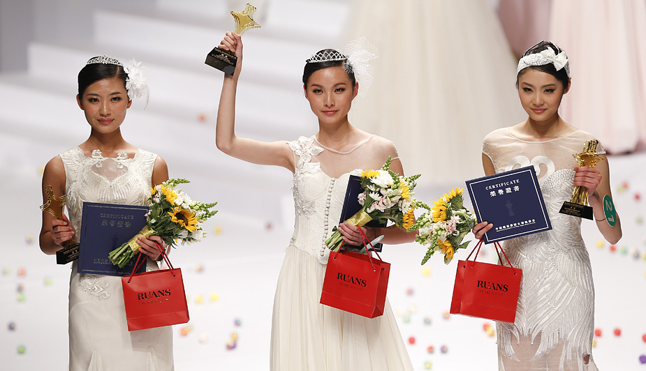  p>中国超级模特大赛是全国性专业模特大赛,每年上半年举办,现已成为