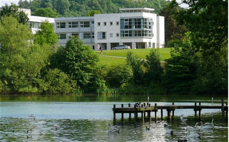  p data-id="gnrwdlumyk">斯特灵大学(university of stirling),简称"