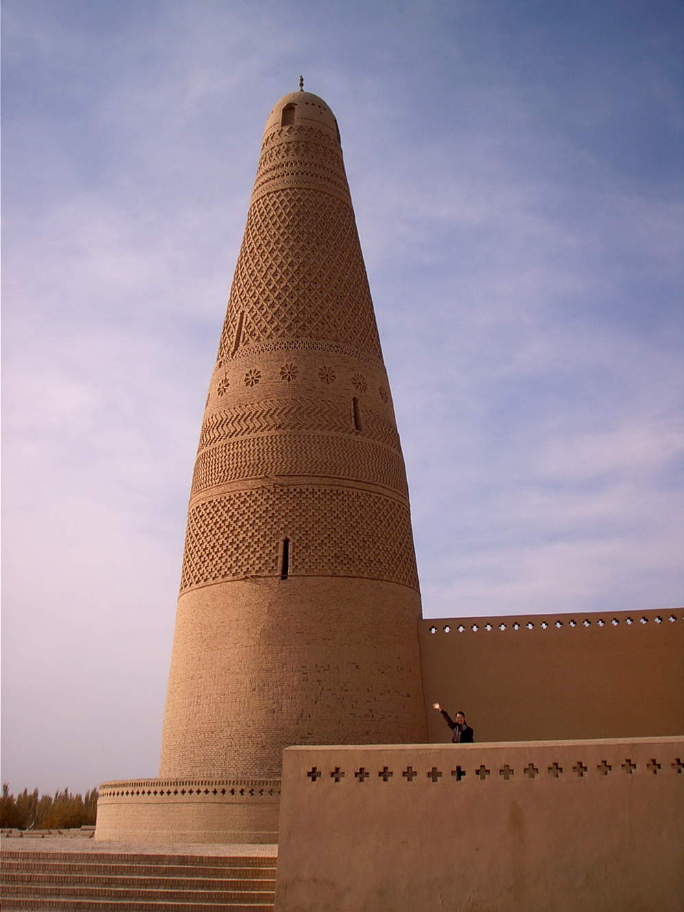  p>苏公塔礼拜寺,位于新疆 a target="_blank" href="/item/吐鲁番市