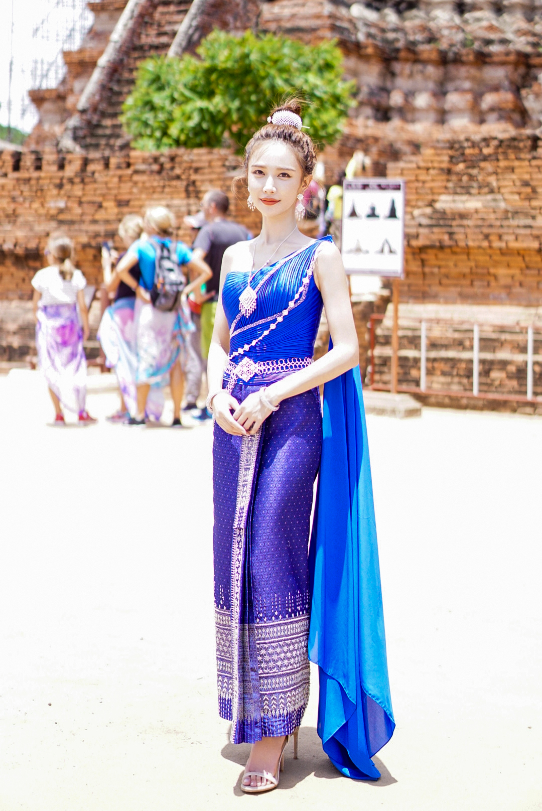  p>潘时七(sookie),1987年2月19日出生于湖北省武汉市,中国内地女演员