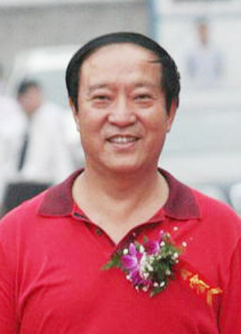  p>牛群,1949年12月1日出生于天津市,祖籍山东省昌邑市龙池镇齐西村
