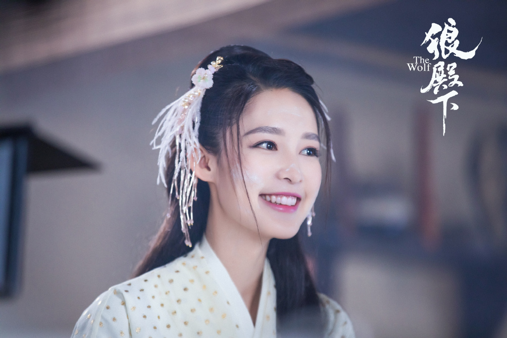  p data-id="gnbl7e2u5w">马摘星,女,别名为摘