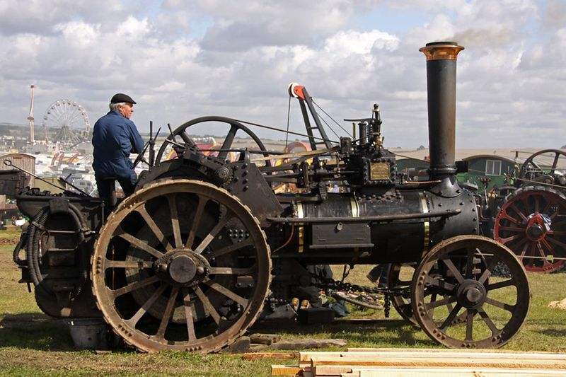  p>蒸汽汽车,车长25英尺(约合7.