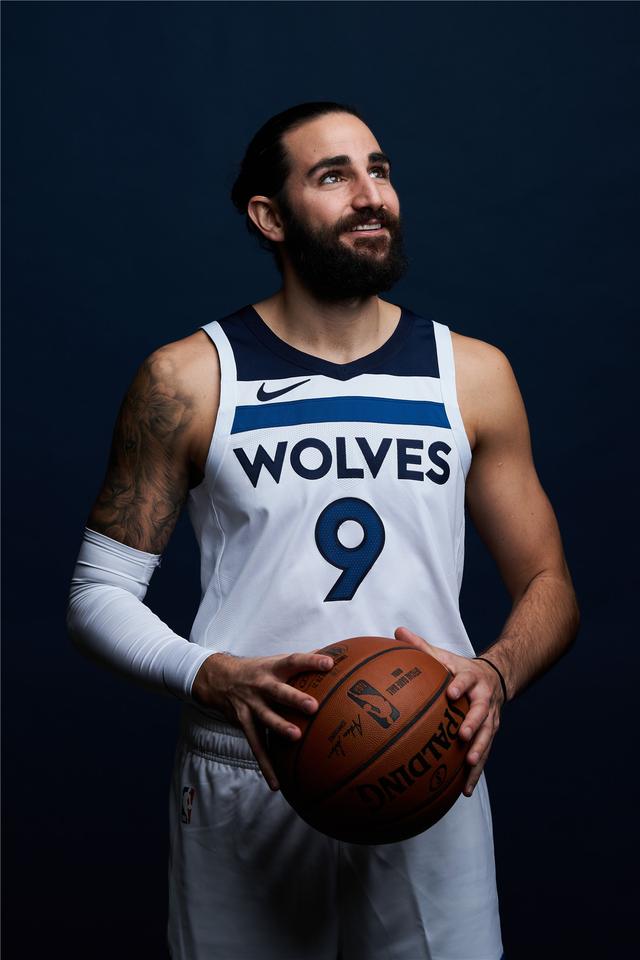  p>里基·卢比奥(ricky rubio),1990年10月21日出生于西班牙巴塞罗那 