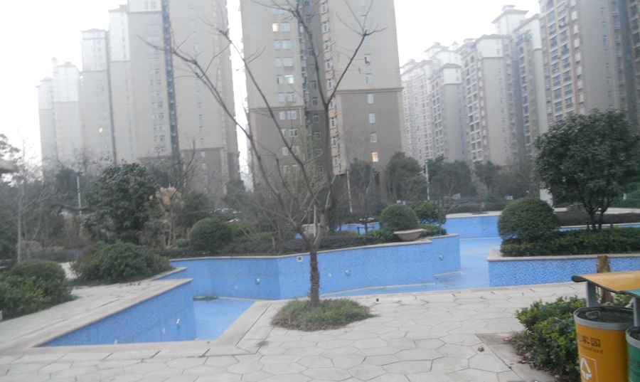  p>锦绣龙城八期鎏园位于武汉市东湖高新民族大道,由武汉源兴房地产